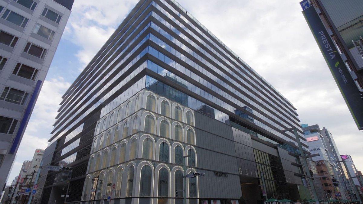 Ginza Six, satu tempat wisata terbaik di Ginza Tokyo Jepang yang menarik buat dijelajahi.
