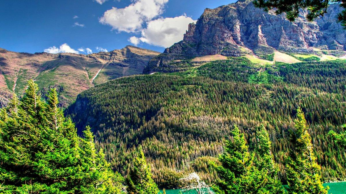 Glacier National Park, satu tempat wisata populer di dunia yang membatasi pengunjung karena pariwisata yang berlebihan.