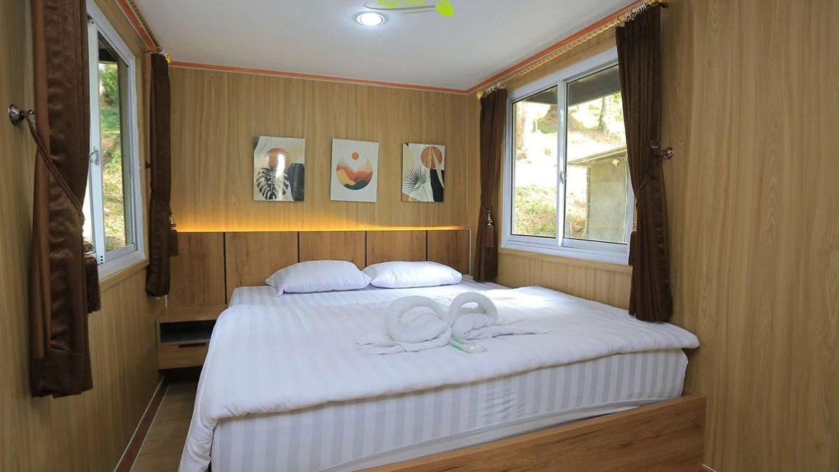 Glamping, satu daya tarik Tenggir Park di Karanganyar Jawa Tengah.