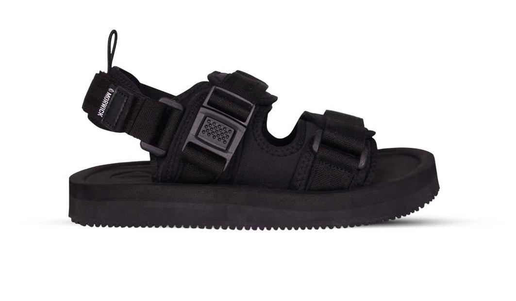 Grim Morwick, satu sandal pria terbaik untuk traveling yang nyaman dipakai.