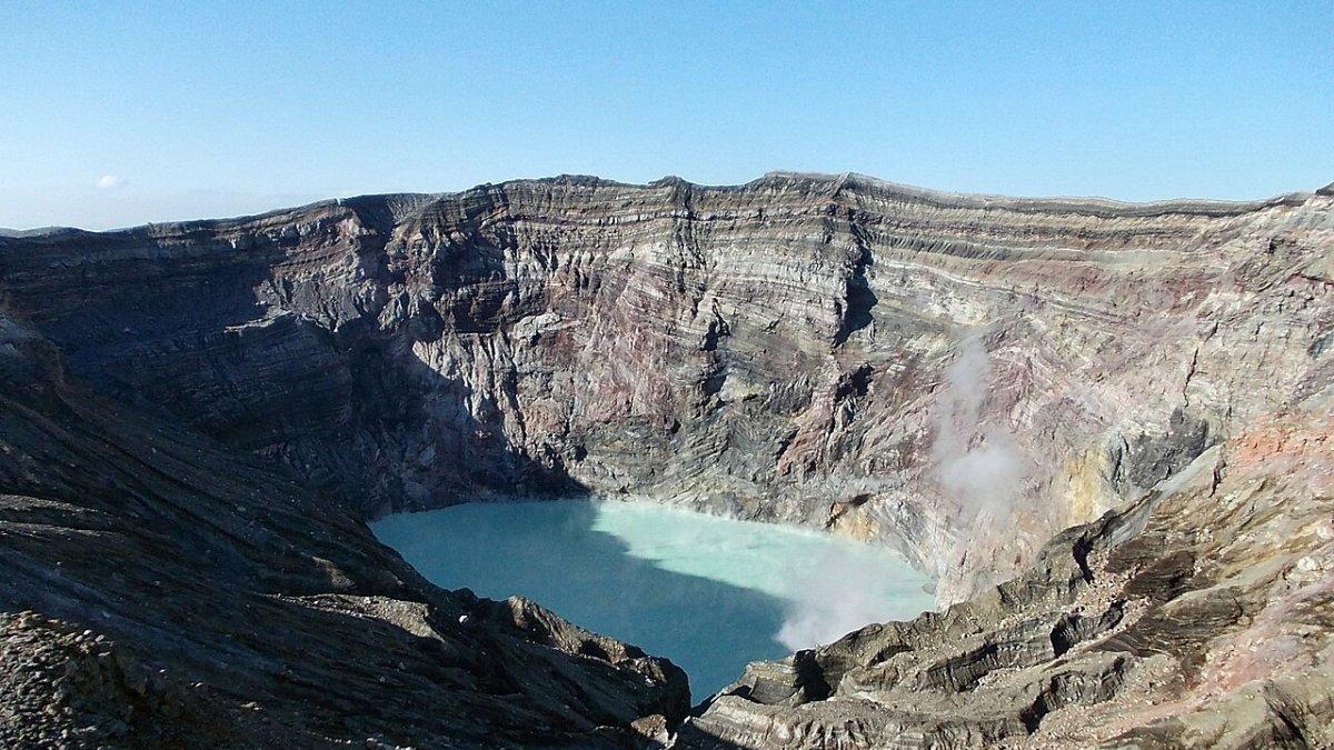 Gunung Aso, satu tempat wisata terbaik di Kumamoto Jepang.