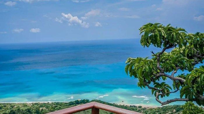 Gunung Fatubraun, satu tempat wisata terbaik di Kupang yang wajib kamu kunjungi.