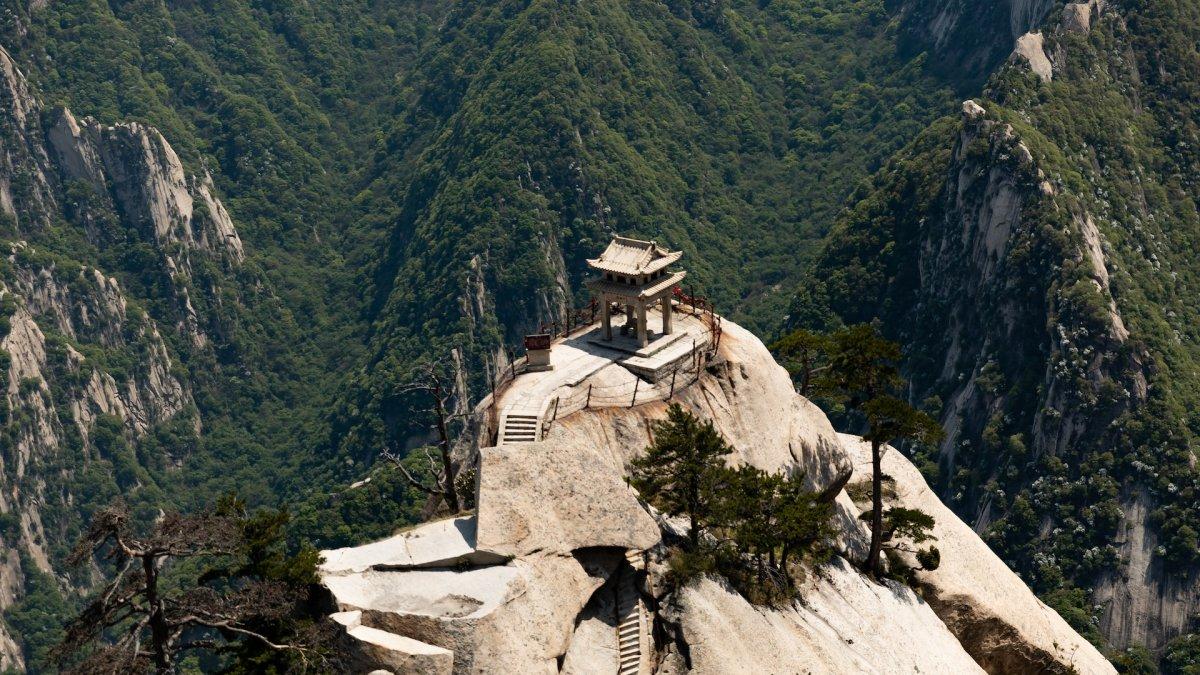 Gunung Hua, satu tempat paling berbahaya di dunia untuk mengambil selfie.