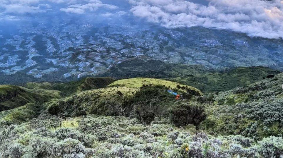 Gunung Sumbing via Garung.