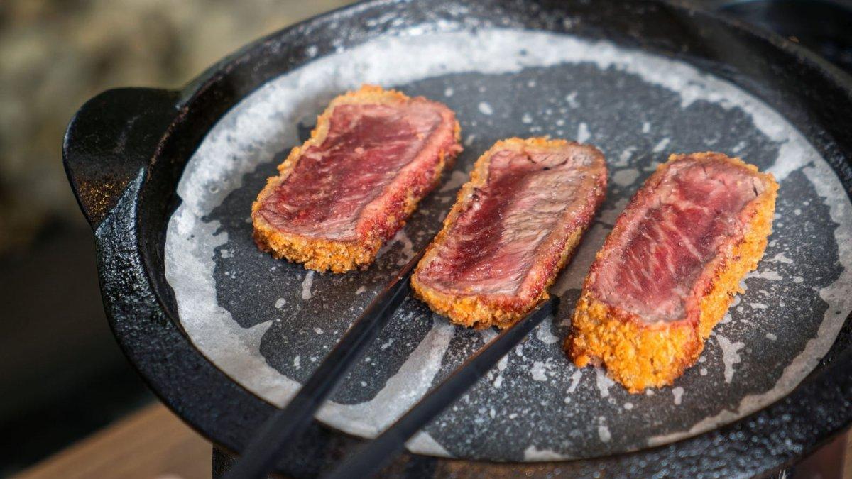 Gyukatsu Kyoto Katsugyu menawarkan beragam menu Beef Katsu