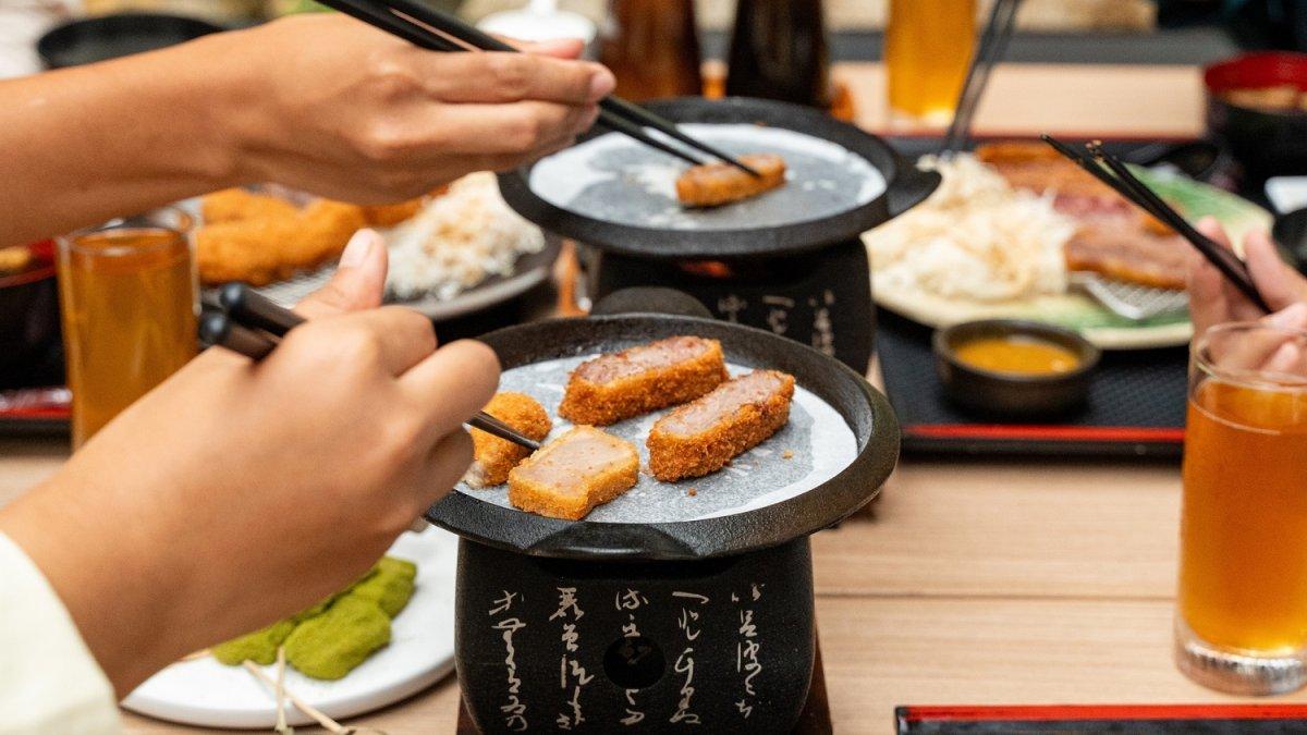 Gyukatsu Kyoto Katsugyu menawarkan berbagai pilihan daging sapi dengan karakteristik unik.