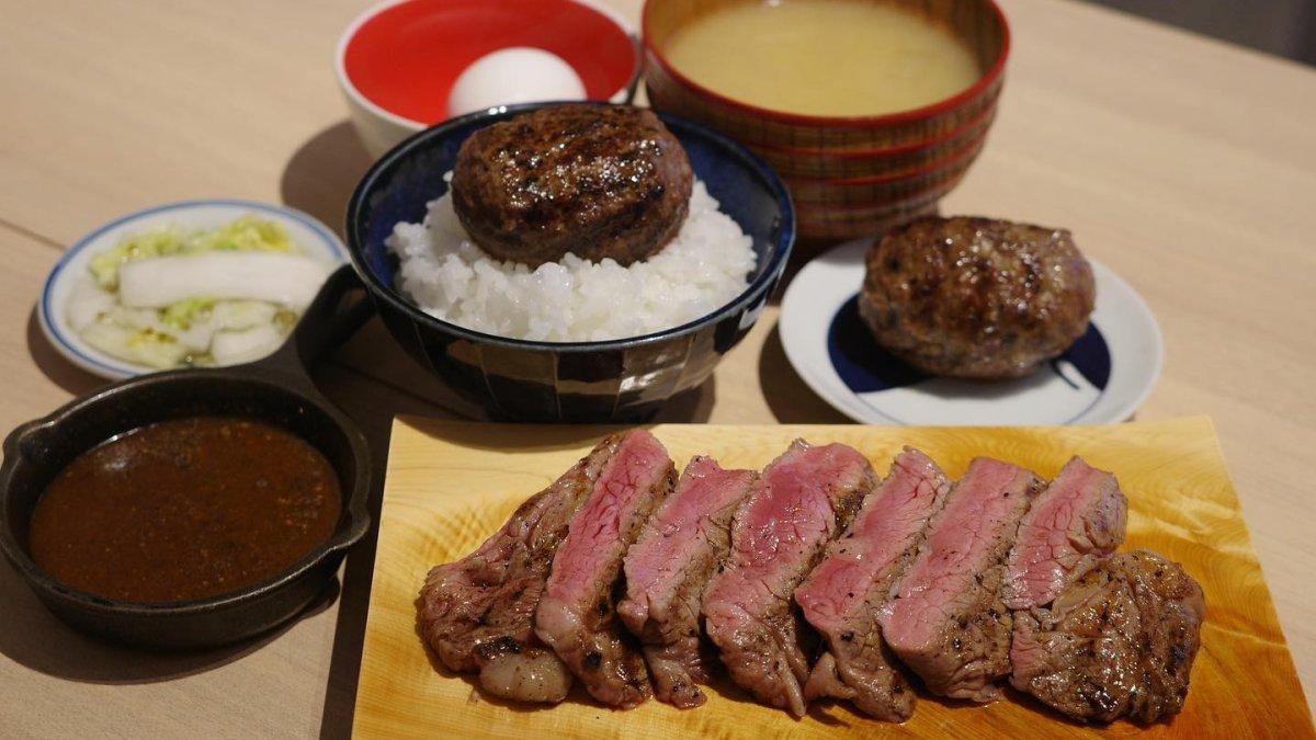 Hamburg Yoshi, satu restoran terbaik di Tokyo Jepang yang bisa kamu kunjungi tanpa reservasi.