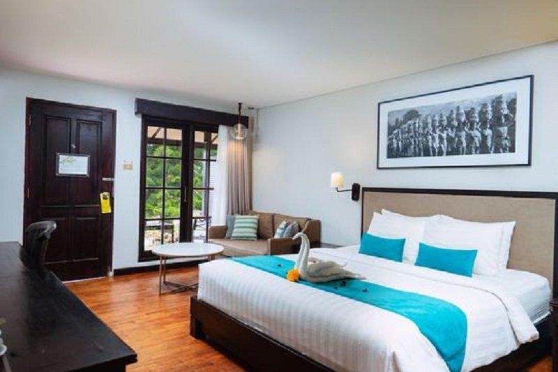 Handara Golf & Resort Bali, satu hotel bintang 4 di Tanah Lot Bali ini mendapat rating 8 dengan tarif inap mulai Rp 600 ribuan.