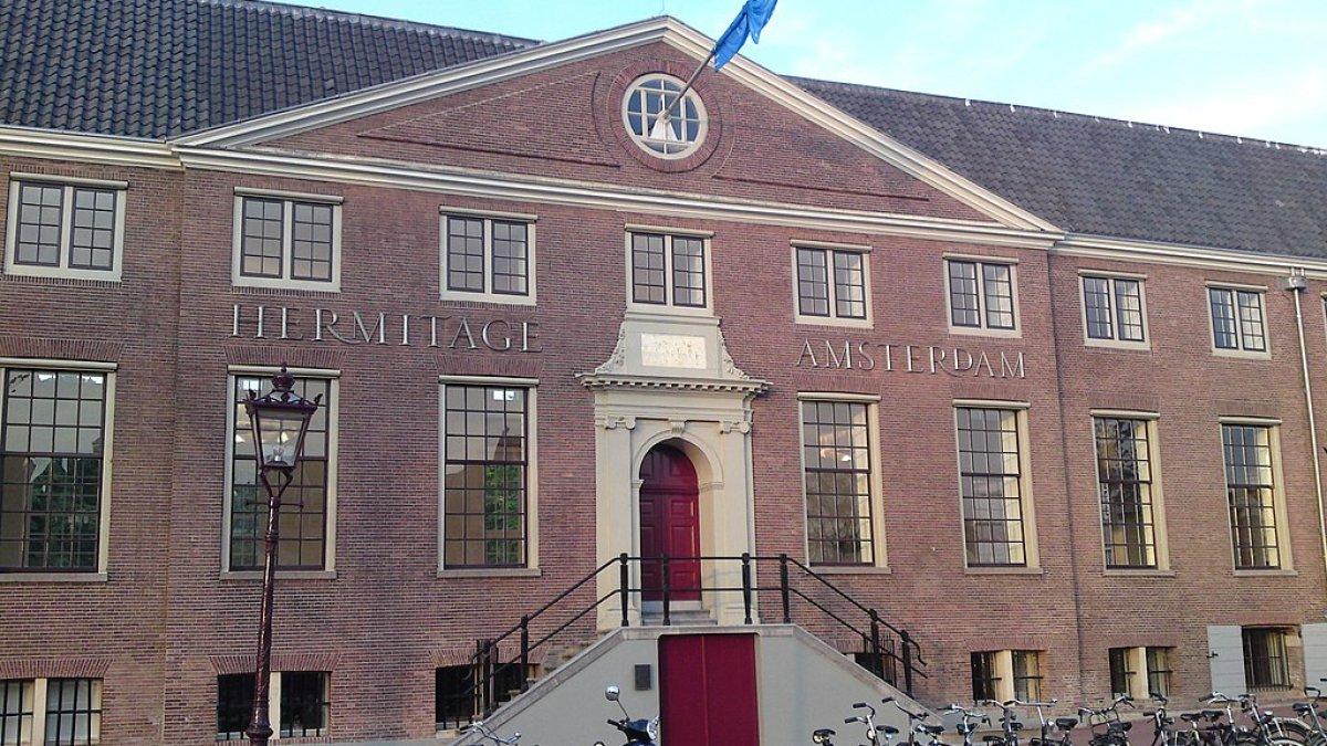 Hermitage Amsterdam, satu tempat wisata di Amsterdam, Belanda.