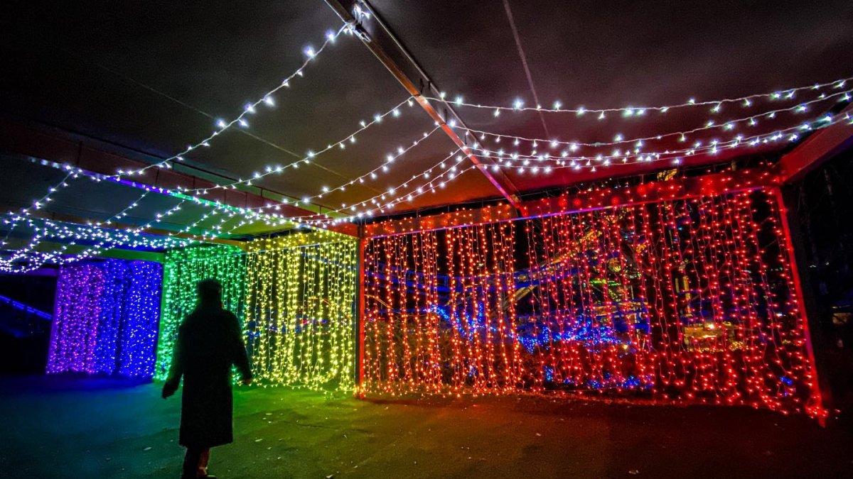 Hirakata Park, satu taman hiburan terbaik di Osaka Jepang buat dikunjungi saat Natal dan Tahun Baru.