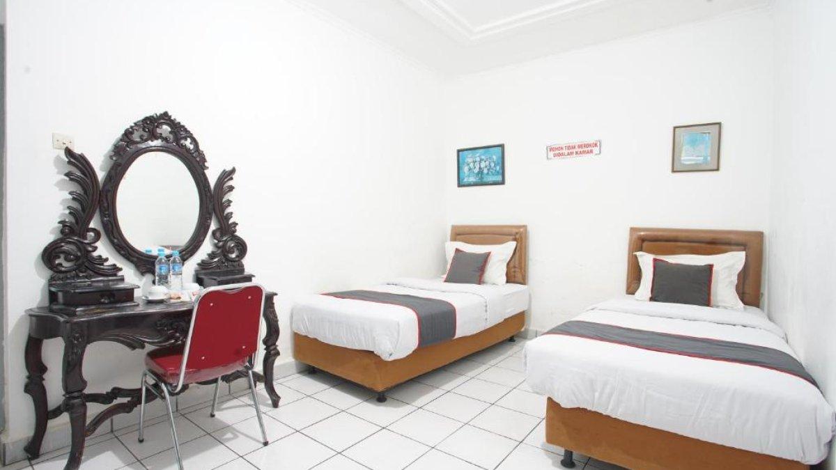 Hotel Bhakti di Padang buat diinapi.