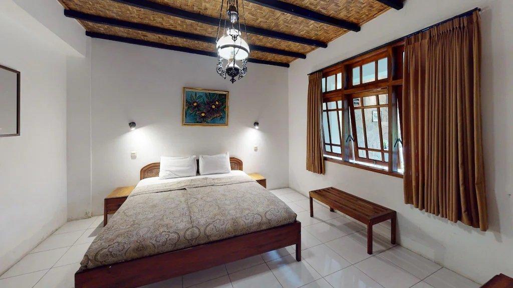 Hotel Bladok Yogyakarta, satu hotel bintang 3 di Malioboro Jogja punya rating 8 dengan tarif inap mulai Rp 200 ribuan.