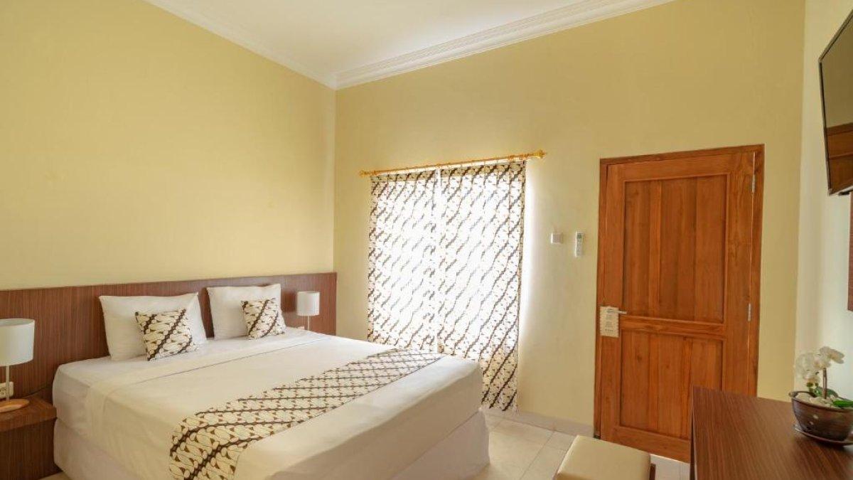 Hotel Diana Jogja, satu hotel bintang 3 di Bantul Jogja yang mendapat rating 8 dari Agoda dengan tarif inap mulai Rp 100 ribuan.