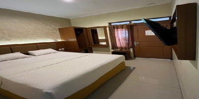 Kamar penginapan di Hotel Pondok Sari 1 Tawangmangu, Jawa Tengah.