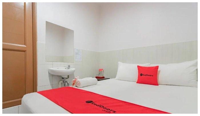 Hotel RedDoorz @ Komplek Pontianak Mall buat liburan akhir tahun