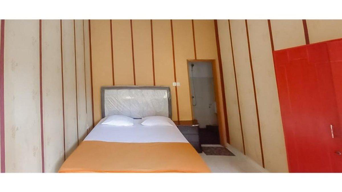 Hotel Sri Indrawati Puncak Mitra RedDoorz, satu hotel murah dekat Dairyland Riverside Puncak Jawa Barat.