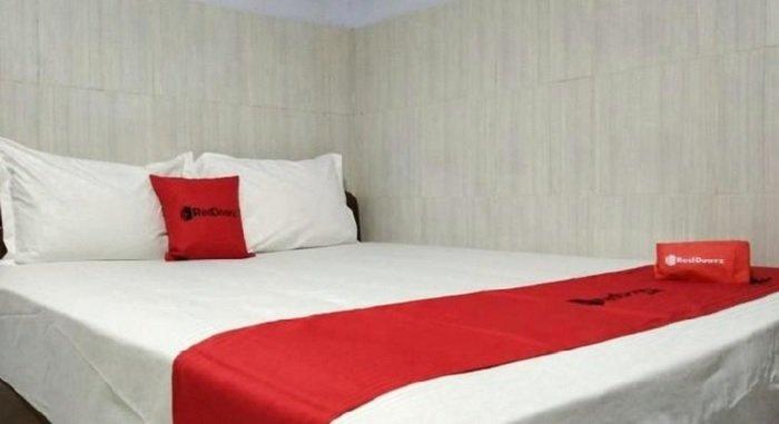 Kamar penginapan di Hotel Surabaya Sumenep, Madura.