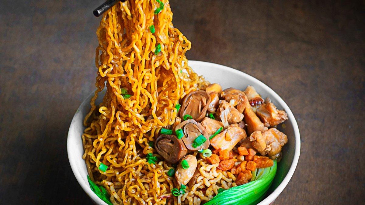 I Want My Noodle, satu tempat makan hits di Orchard Road Singapura buat makan siang.