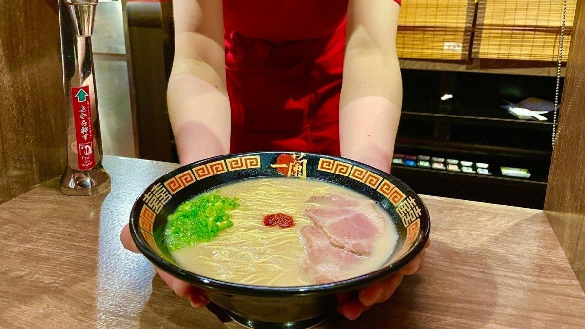Ichiran, satu kedai ramen di Kyoto Jepang untuk makan siang enak dan mengenyangkan.
