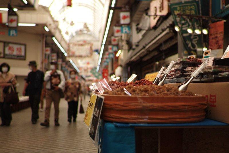 Ikanago, satu makanan khas musim semi di Jepang.