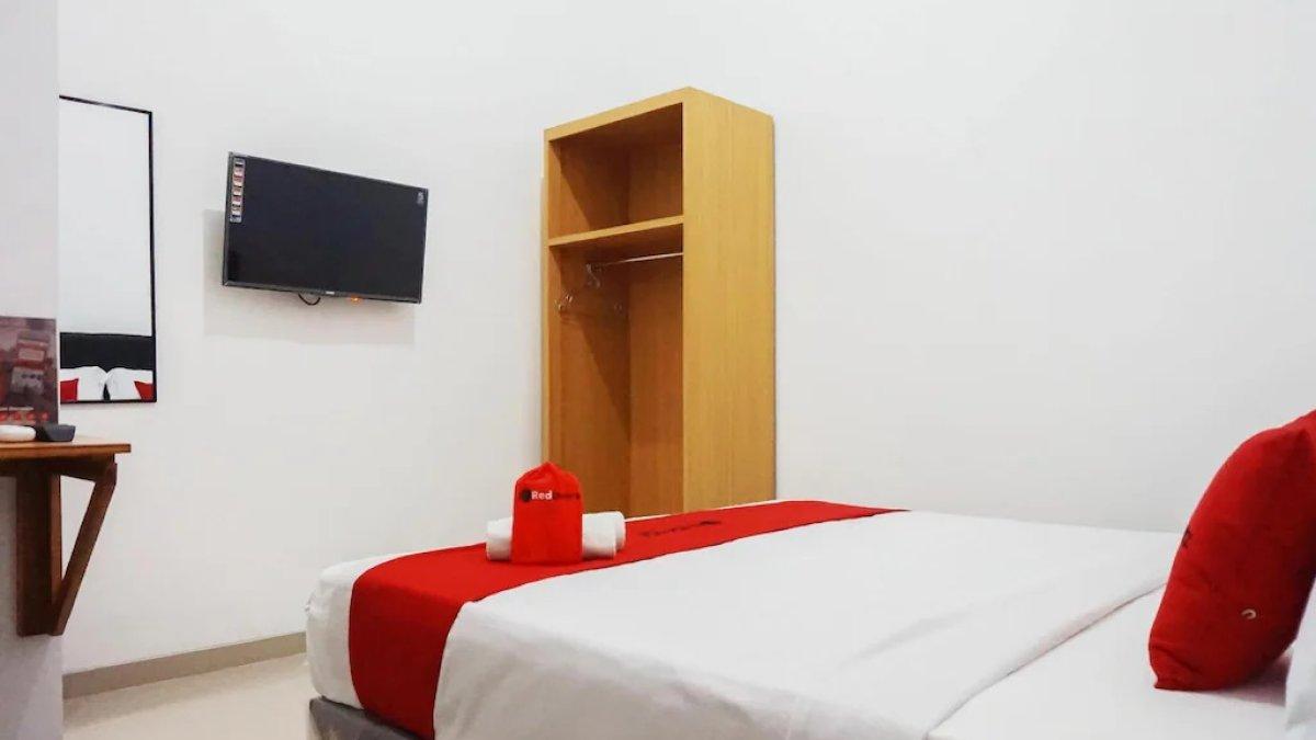 Ilustrasi RedDoorz @ Jalan Danau Limboto