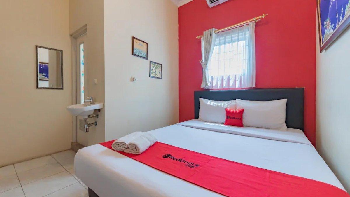 Ilustrasi RedDoorz Syariah @ Sudirman Street Garut