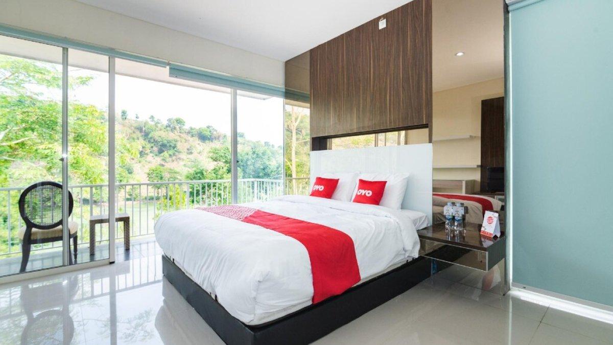 Ilustrasi tipe kamar yang tersedia di OYO 2001 Taman Dayu Villa Golf View