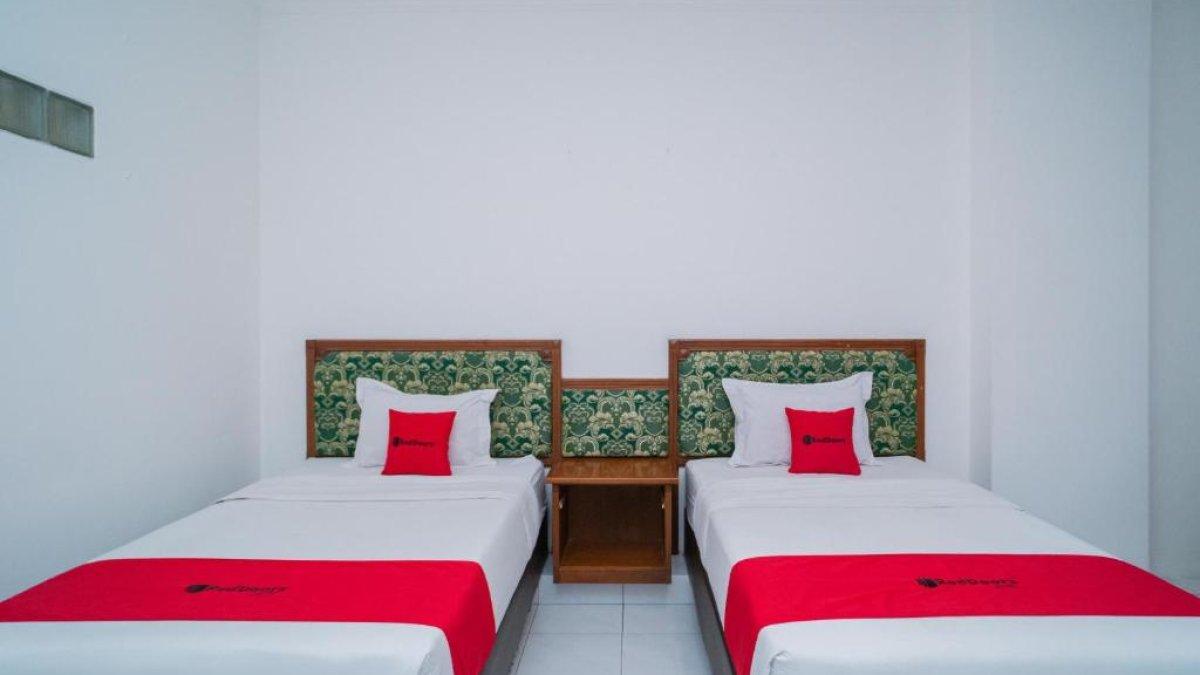 Ilustrasi Tipe Kamar yang ada di RedDoorz Plus @ Hotel Surya Solo