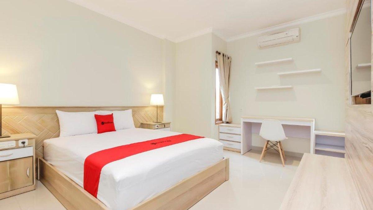 Ilustrasi tipe kamar yang ada di RedDoorz Premium near Ragunan Zoo 2