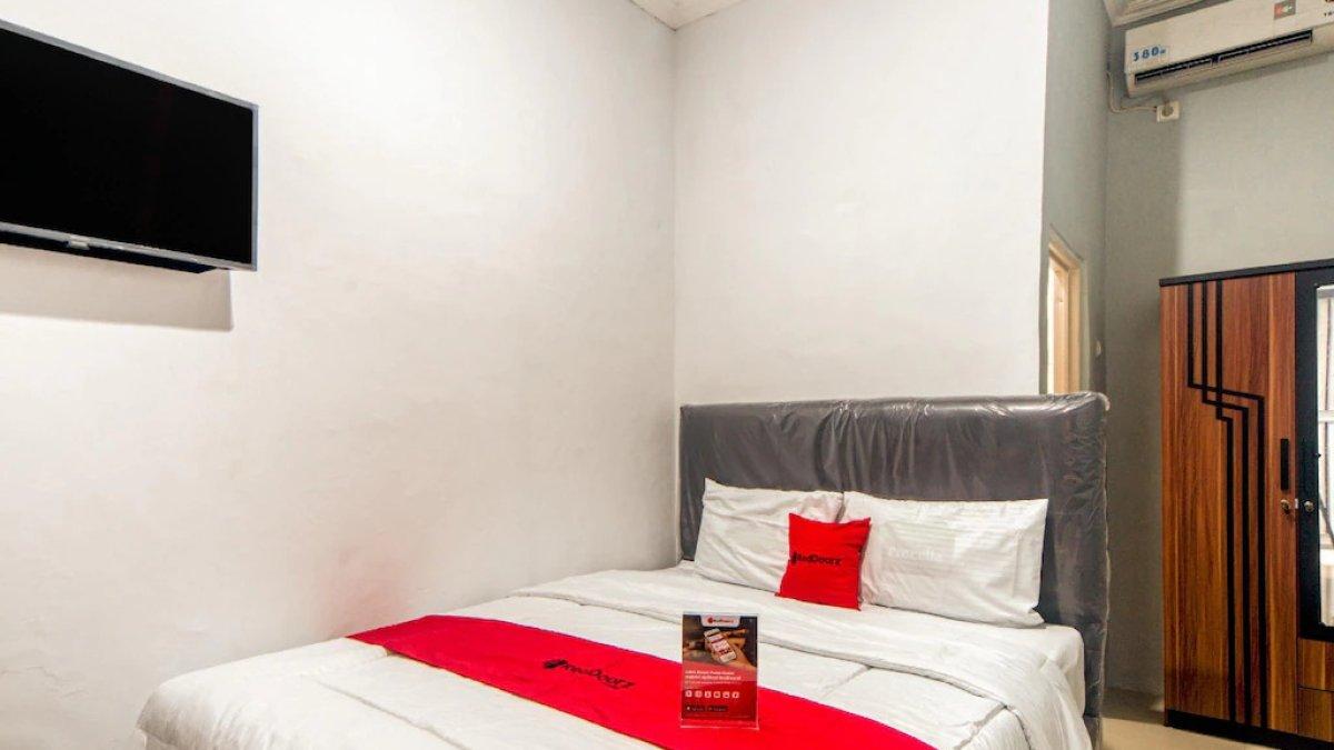 Ilustrasi tipe kamar yang ada di RedDoorz near Graha Cijantung Mall