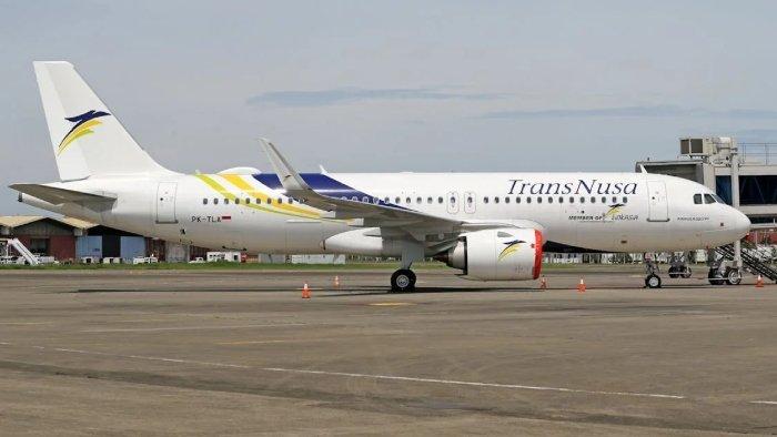 Ilustrasi TransNusa + Lion airplane rute Bali-Jakarta