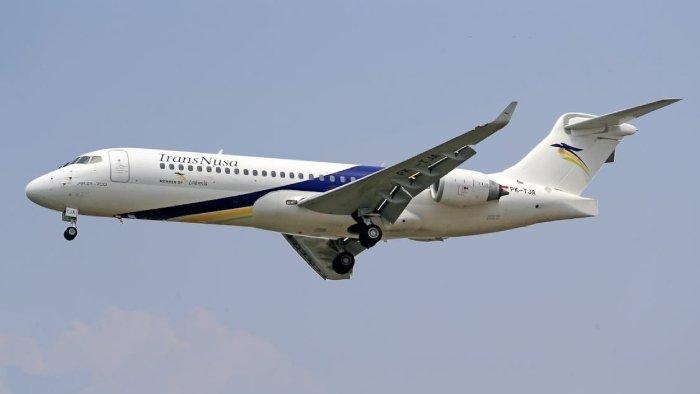 Ilustrasi TransNusa airplane rute Manado-Labuan Bajo