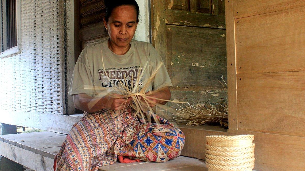 Ilustrasi anyaman yang dijadikan sebagai wadah dodol Garut