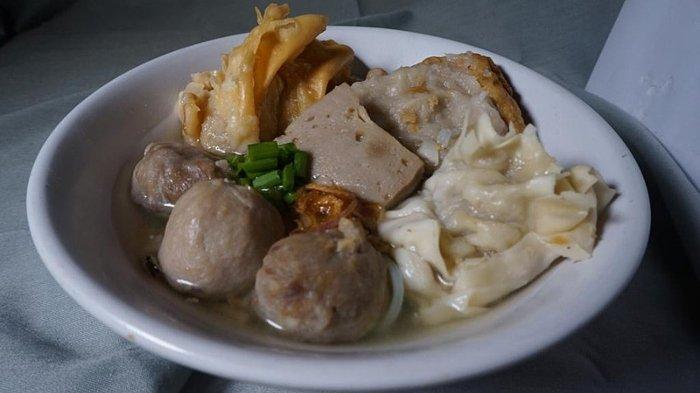 Ilustrasi bakso buat makan siang.