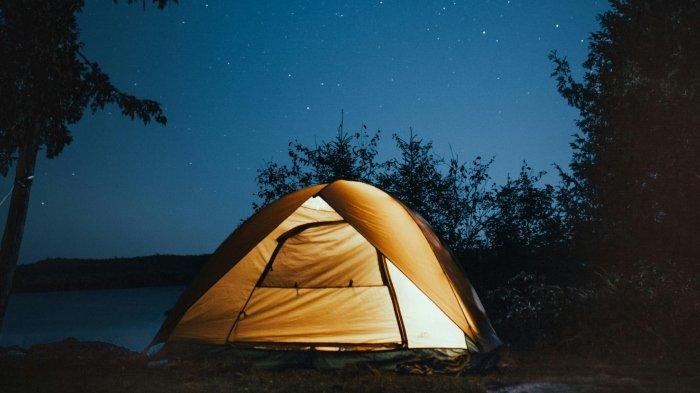 Ilustrasi camping.
