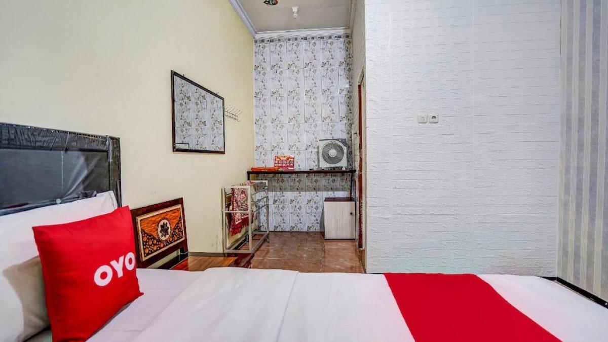 Ilustrasi kamar di OYO 90642 Lancar Homestay Syariah, Batu, Jawa Timur