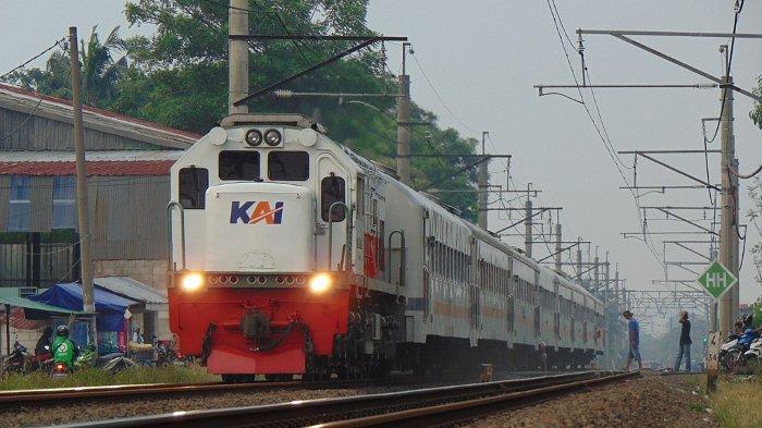 Ilustrasi kereta api Tawang Jaya rute Pasar Senen ke Semarang Poncol