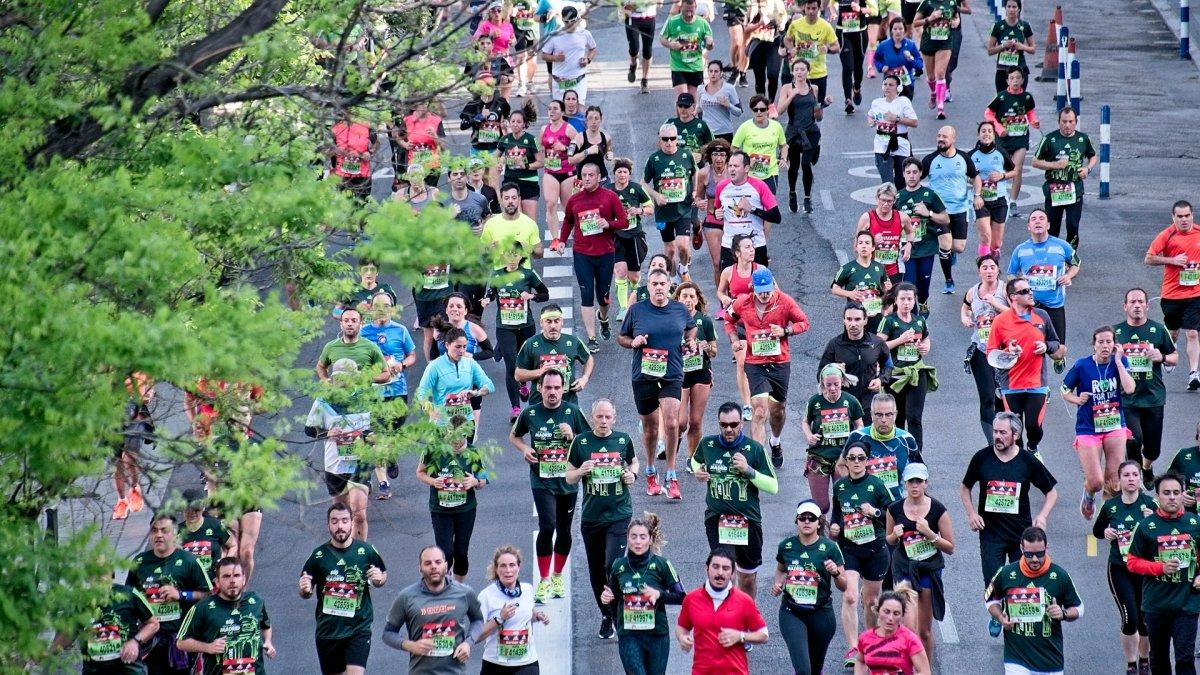 Ilustrasi lari maraton.