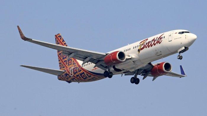 Ilustrasi pesawat Batik Air+Super Air Jet rute Jakarta-Bali