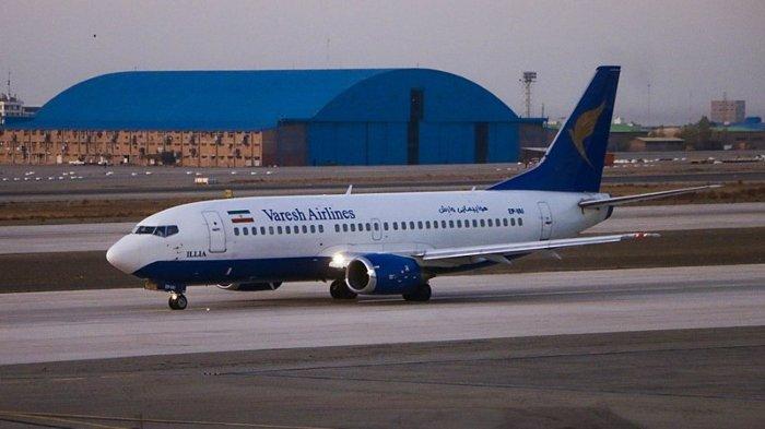 Ilustrasi pesawat Boeing 737-500 milik Varesh Airlines.