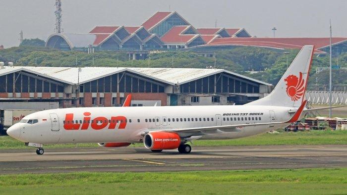Ilustrasi pesawat Lion Air +Super Air Jet dengan rute Padang-Jakarta