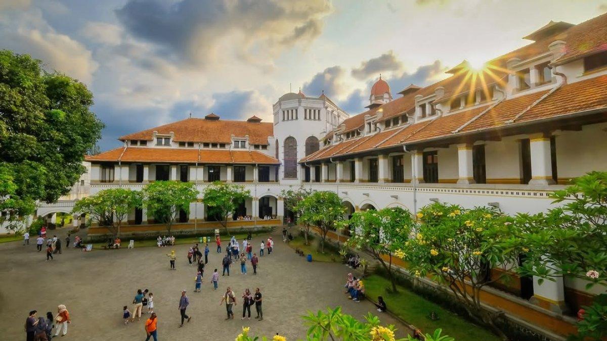 Ilustrasi suasana di Lawang Sewu, satu tempat wisata hits di Semarang, Jawa Tengah