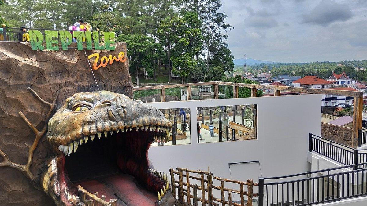 Ilustrasi tempat wisata, Kinantan bird park Bukittinggi