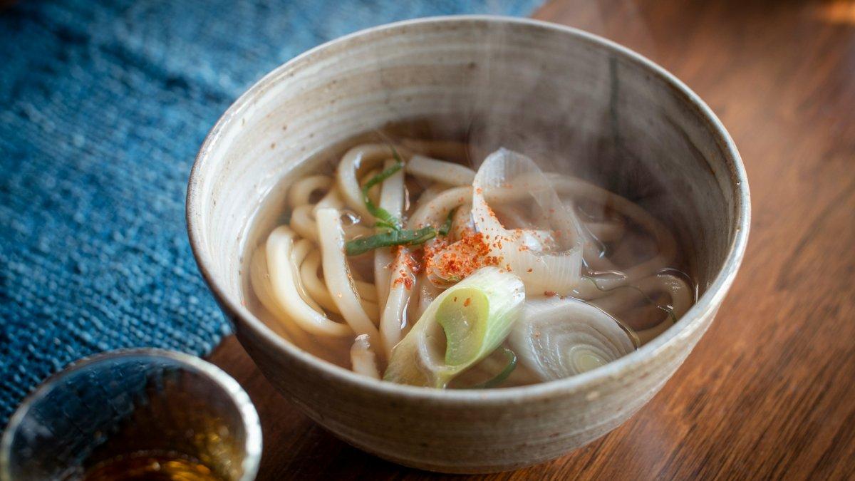 Ilustrasi udon buat makan siang