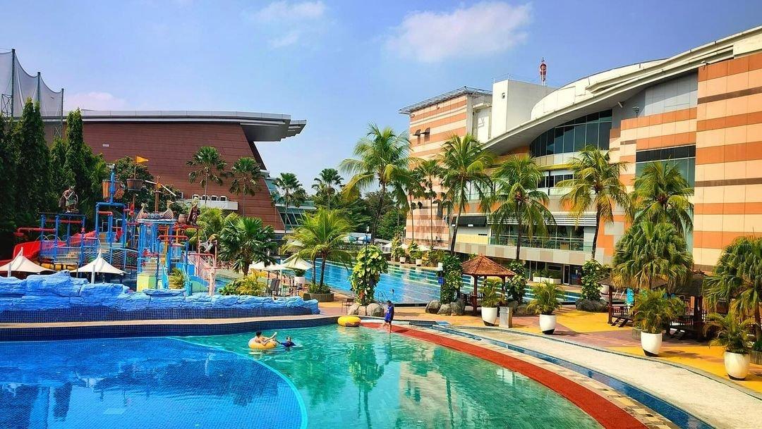 Ilustrasi wisata di Pondok Indah Water Park