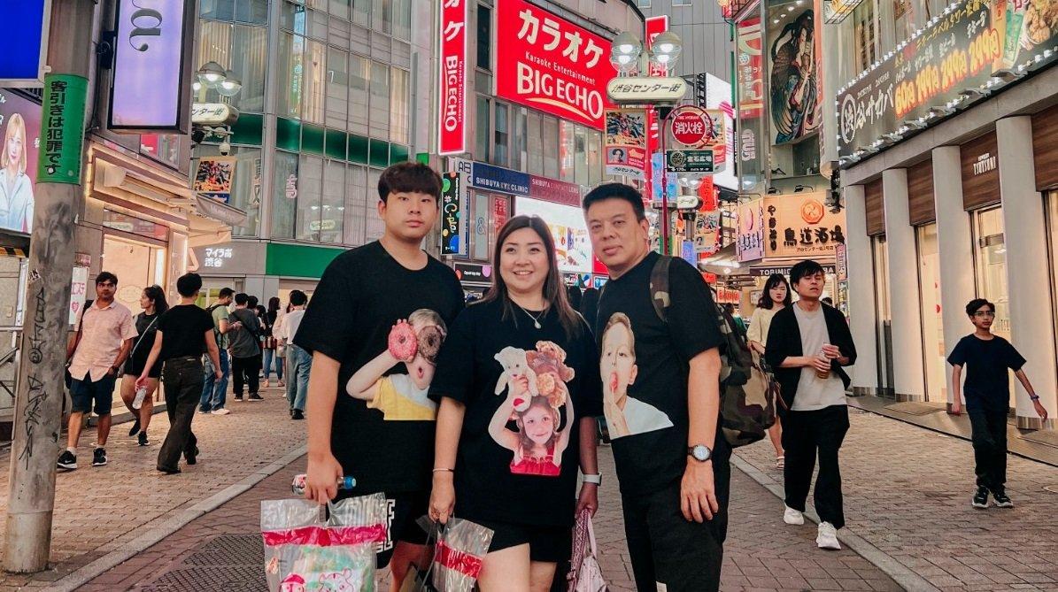 Ilustrasi wisatawan yang mengikuti layanan One Day Trip di Jepang
