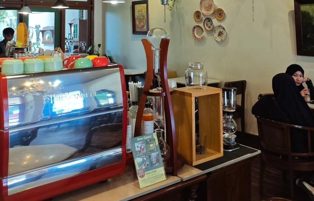 Imah Nini Coffee & Vintage, satu kafe hits di Bogor, Jawa Barat.
