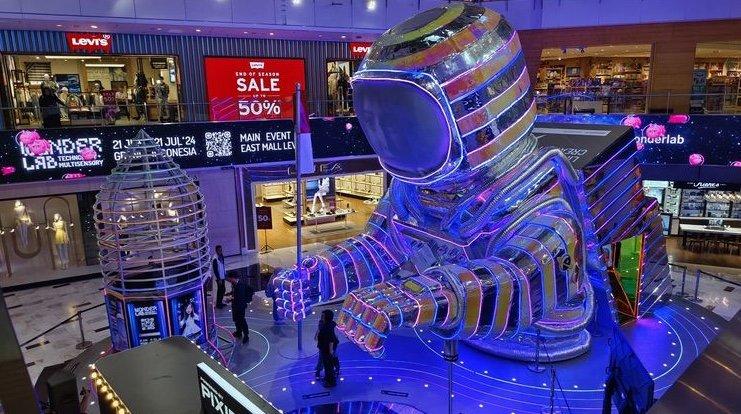 Instalasi Wonderlab di Main Atrium Grand Indonesia, Jakarta Pusat, Selasa (25/6/2024).