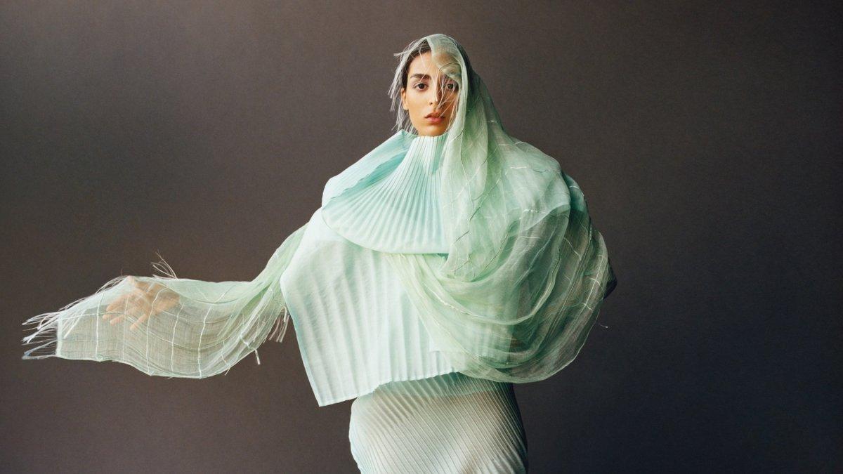 Issey Miyake, satu brand streetwear terbaik di Jepang yang cocok buat dijadikan oleh-oleh.