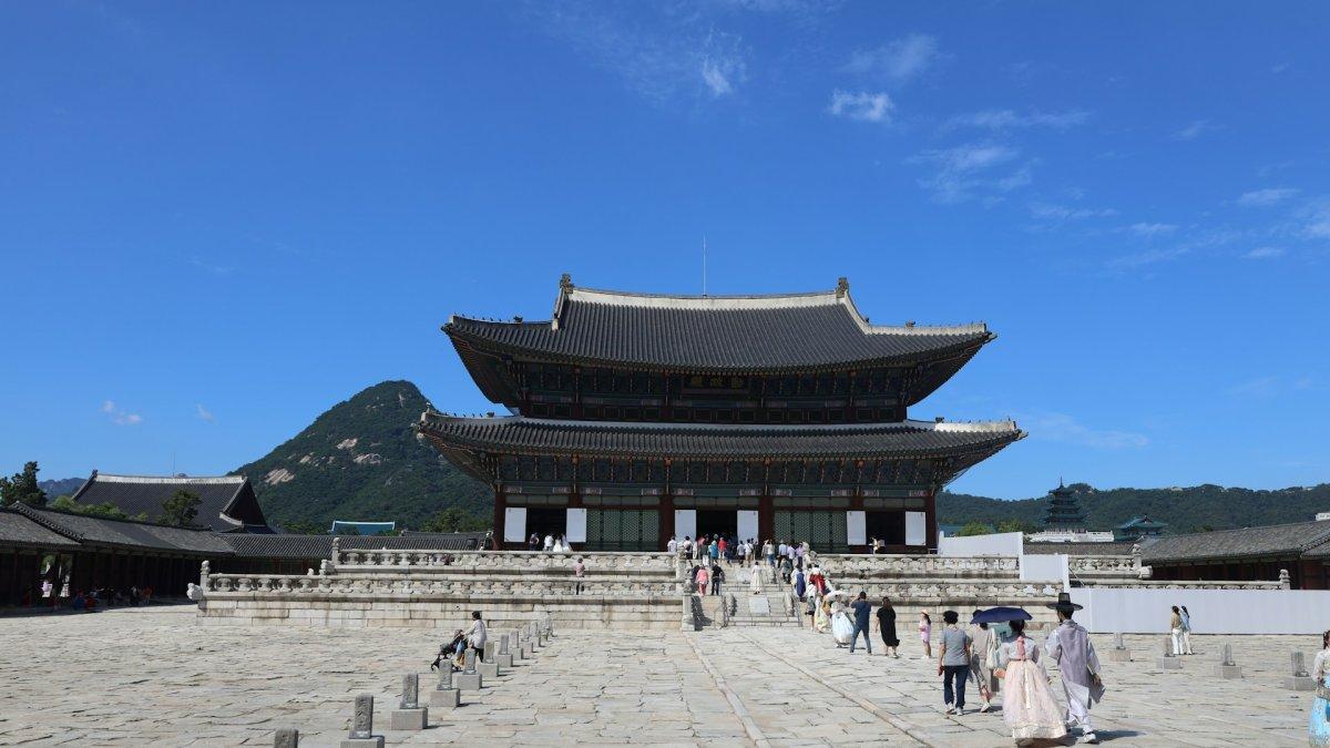 Istana Gyeongbokgung, satu tempat wisata terbaik di Seoul Korea Selatan yang menjadi viral.